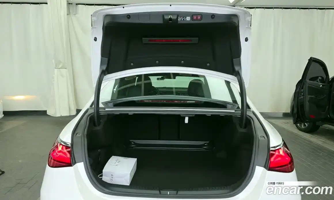 Mercedes-Benz E-Class 2025 2.0 Автомат в Москве № 821778, фото 19