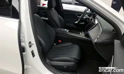 Mercedes-Benz E-Class 2025 2.0 Автомат в Москве № 821778, миниатюра 10