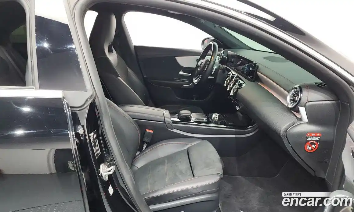 Mercedes-Benz CLA-Class 2021 2.0 Автомат в Москве № 822491, фото 11