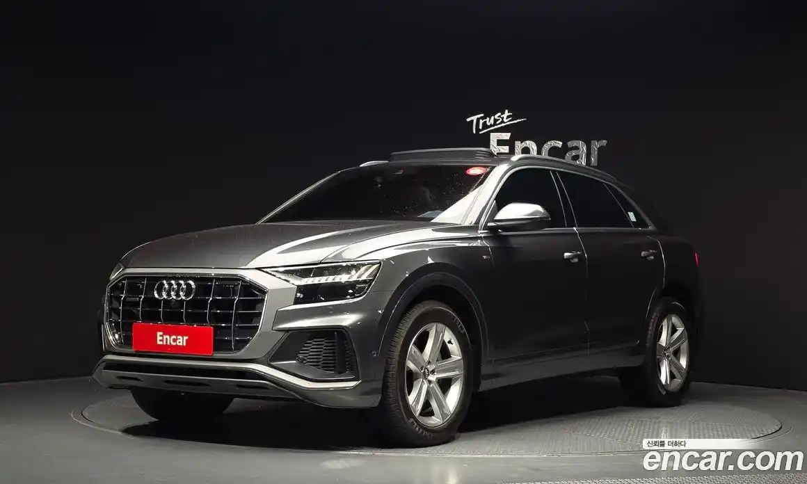 Audi Q8 2021 3.0 Автомат в Москве № 823225, фото 1