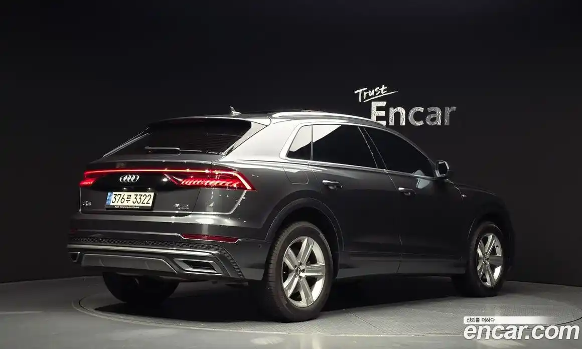 Audi Q8 2021 3.0 Автомат в Москве № 823225, фото 2