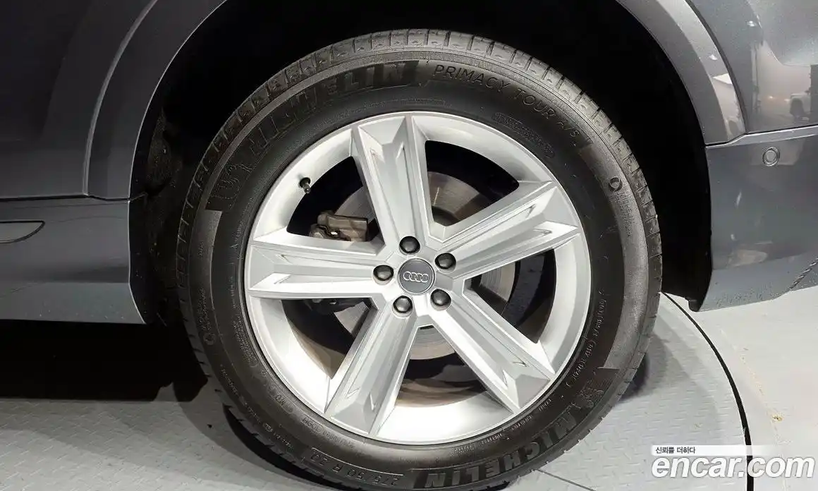 Audi Q8 2021 3.0 Автомат в Москве № 823225, фото 5