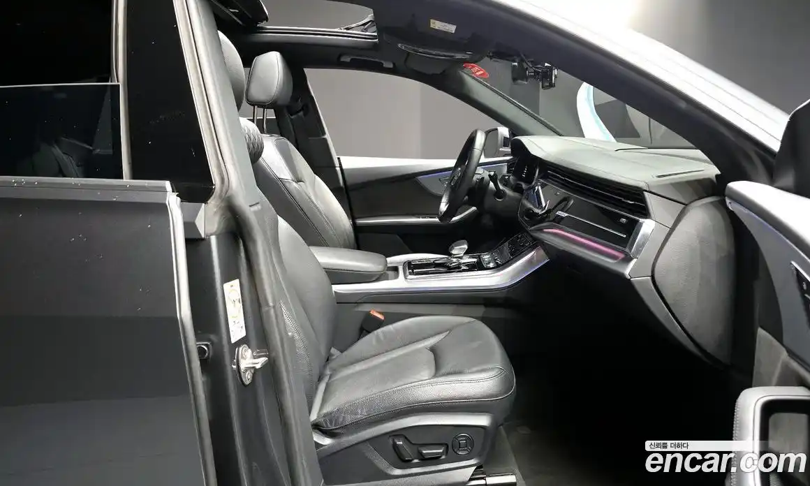 Audi Q8 2021 3.0 Автомат в Москве № 823225, фото 10