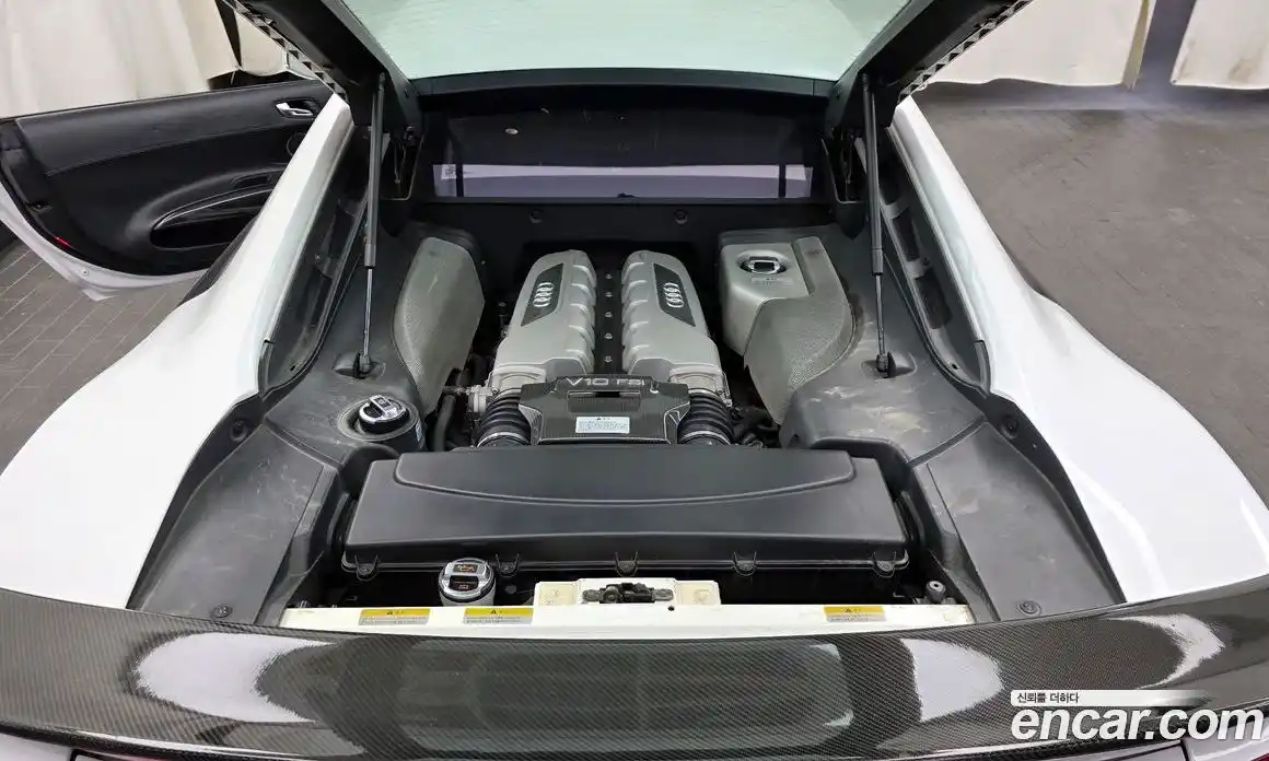 Audi R8 2012 5.2 Автомат в Москве № 823412, фото 20