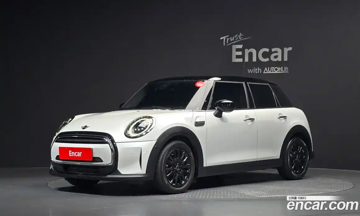 Mini Cooper 2023 1.5 Автомат в Москве № 825248, фото 1