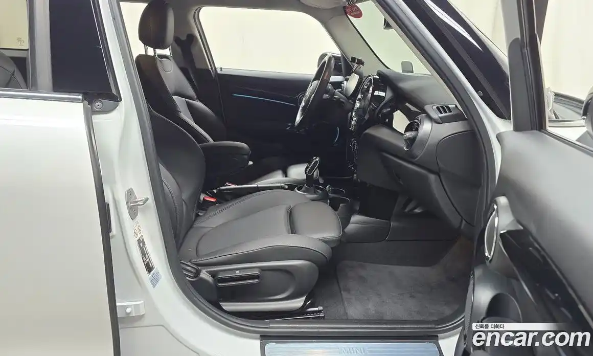 Mini Cooper 2023 1.5 Автомат в Москве № 825248, фото 11