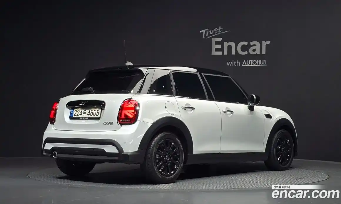 Mini Cooper 2023 1.5 Автомат в Москве № 825248, фото 2