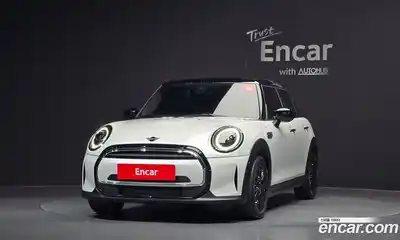 Mini Cooper 2023 1.5 Автомат в Москве № 825248, миниатюра 3