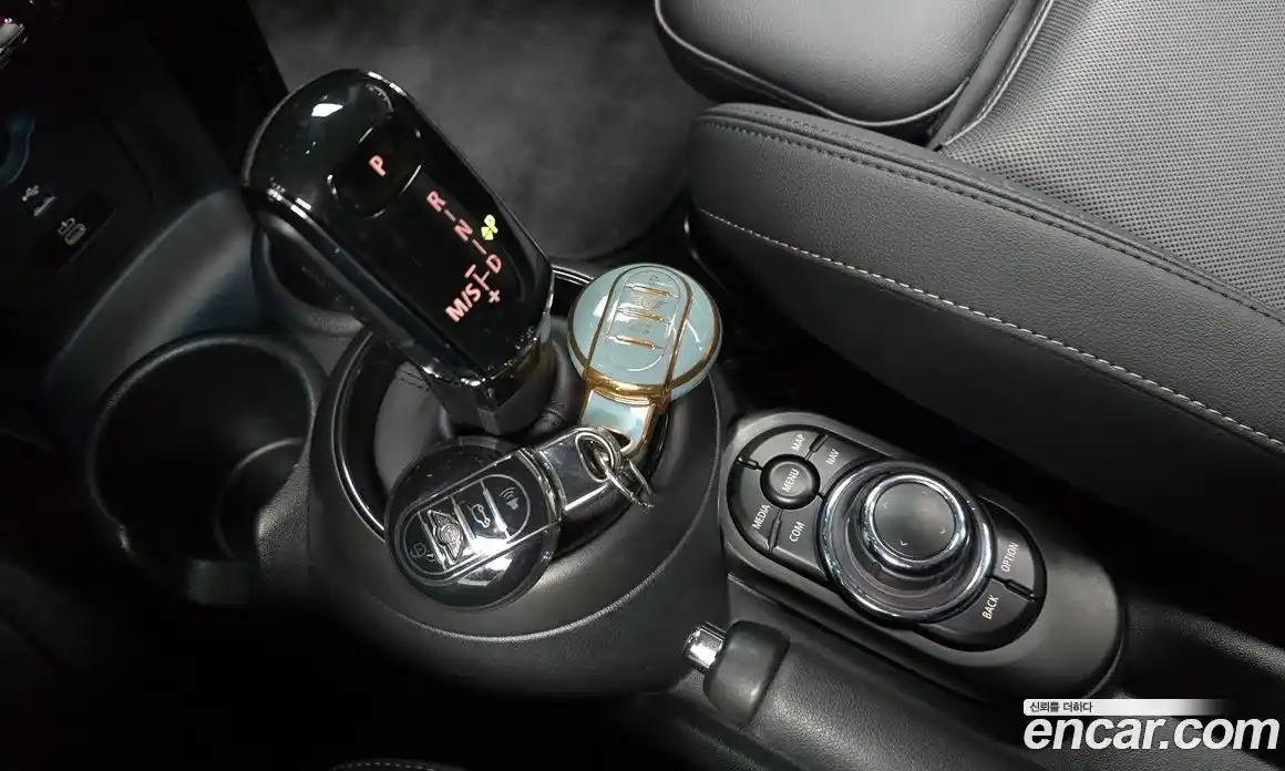 Mini Cooper 2023 1.5 Автомат в Москве № 825248, фото 9