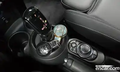 Mini Cooper 2023 1.5 Автомат в Москве № 825248, миниатюра 9