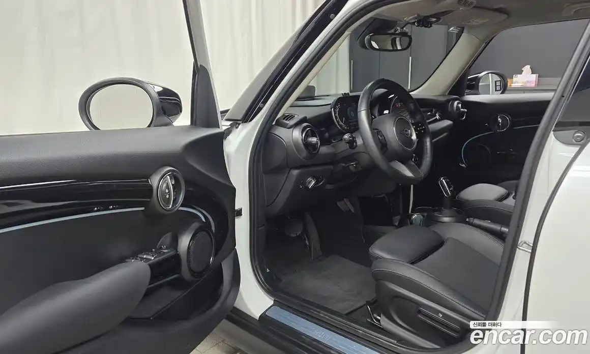 Mini Cooper 2023 1.5 Автомат в Москве № 825248, фото 10