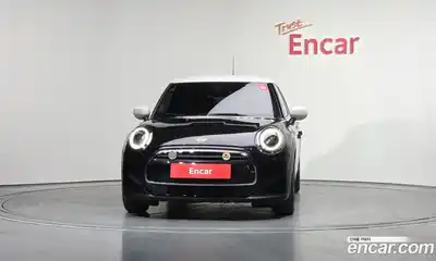 Mini Cooper 2023 1.5 Автомат в Москве № 825255, миниатюра 3