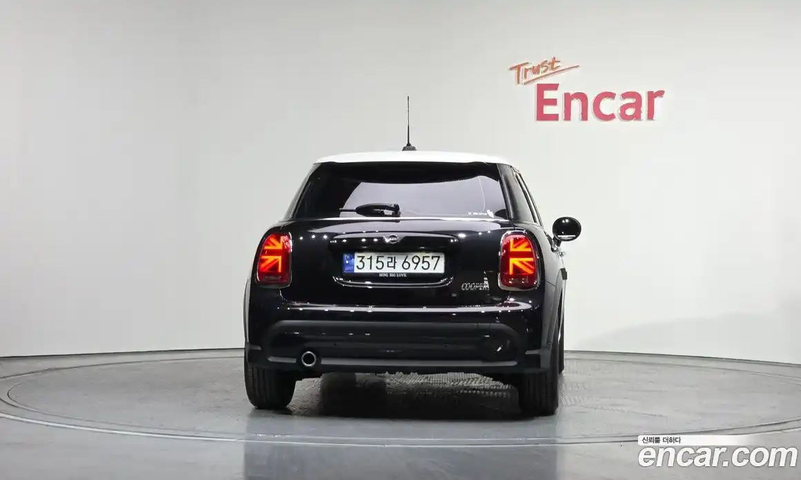 Mini Cooper 2023 1.5 Автомат в Москве № 825255, фото 4