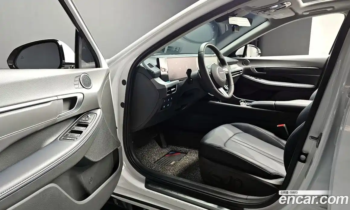 Hyundai Sonata 2024 1.6 гидро в Москве № 119365, фото 12