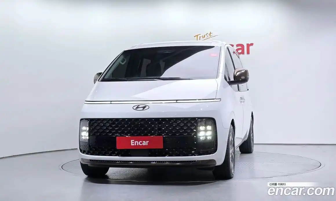 Hyundai Staria 2023 2.2 гидро в Москве № 7813, фото 3