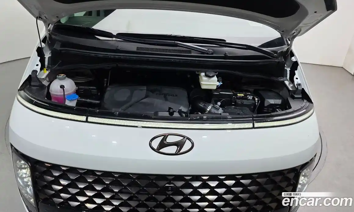 Hyundai Staria 2023 2.2 гидро в Москве № 7813, фото 6