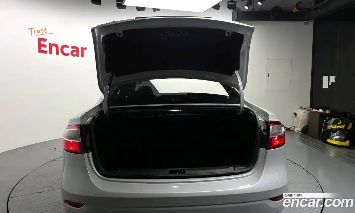 Renault SM3 2019 1.6 Автомат в Москве № 796686, фото 20