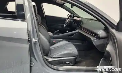 Hyundai Avante 2024 2.0 Механическая в Москве № 796811, миниатюра 11