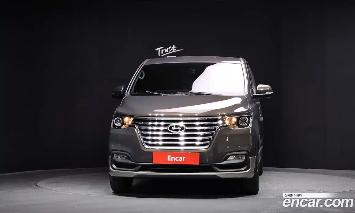 Hyundai Starex 2019 2.5 Автомат в Москве № 796938, фото 3