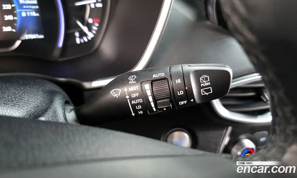 Hyundai Santa Fe 2018 2.0 Автомат в Москве № 797223, фото 15