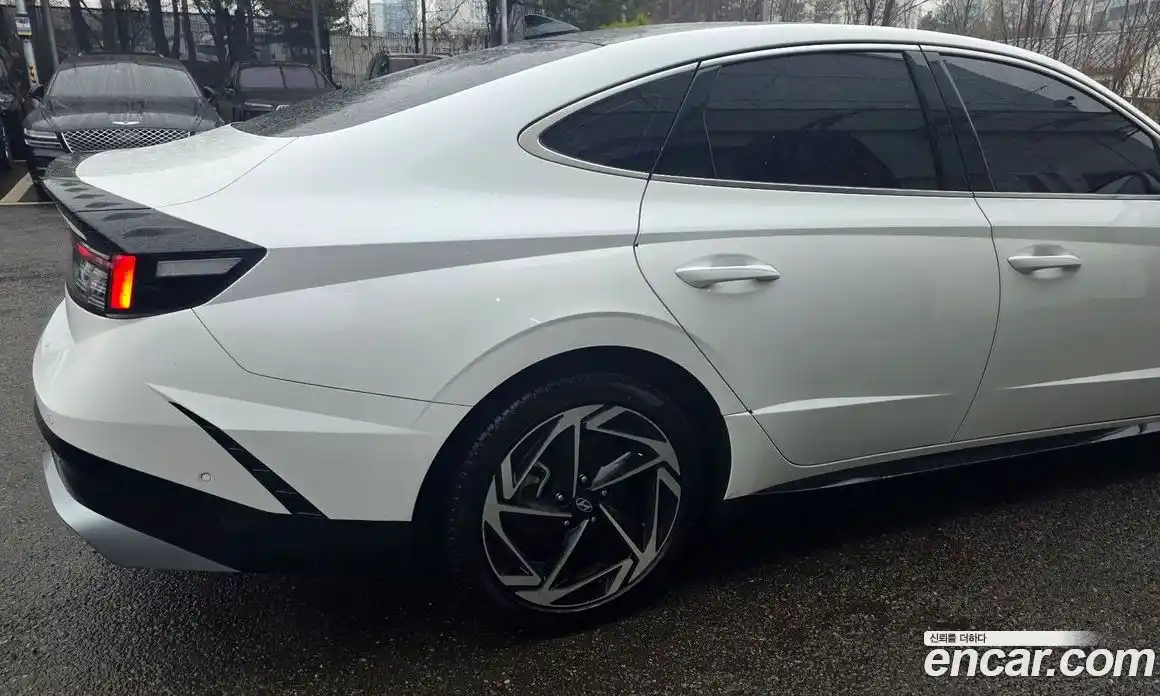 Hyundai Sonata 2023 2.0 Автомат в Москве № 797365, фото 4