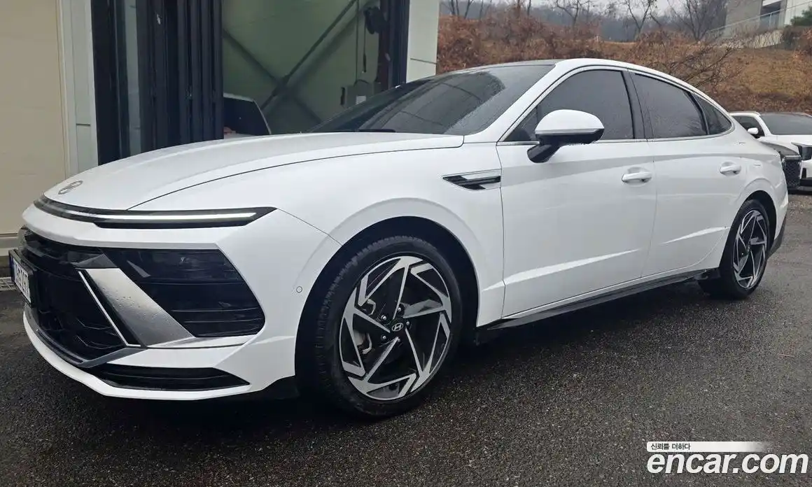 Hyundai Sonata 2023 2.0 Автомат в Москве № 797365, фото 9