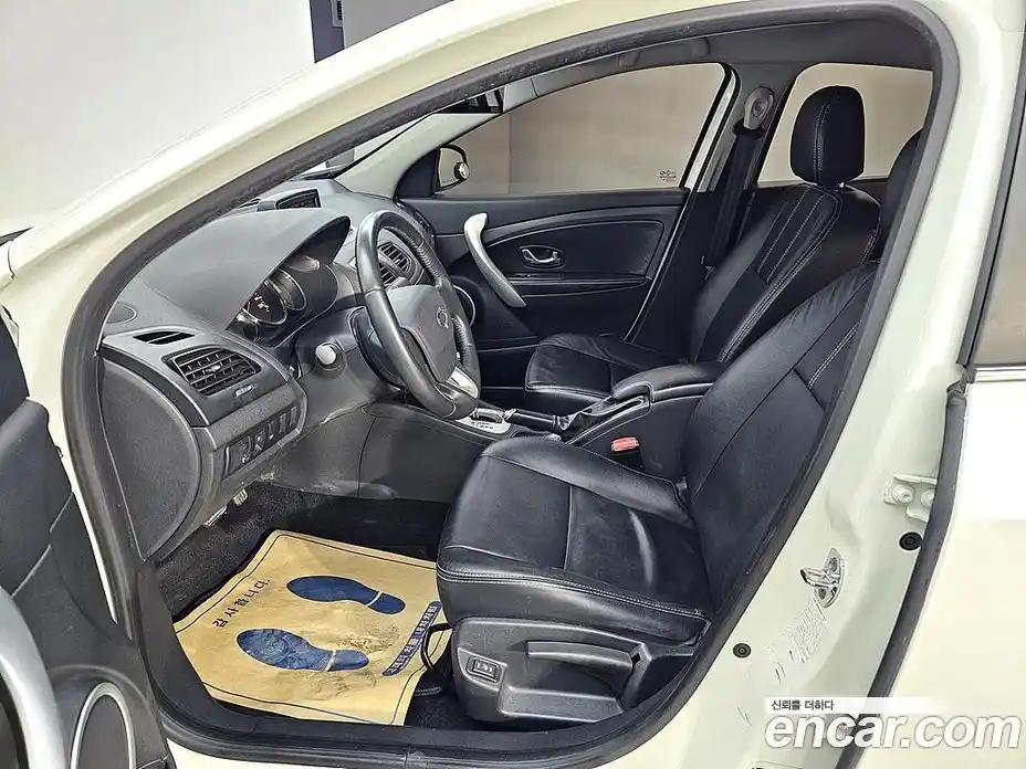 Renault SM3 2011 1.6 Автомат в Москве № 797503, фото 8