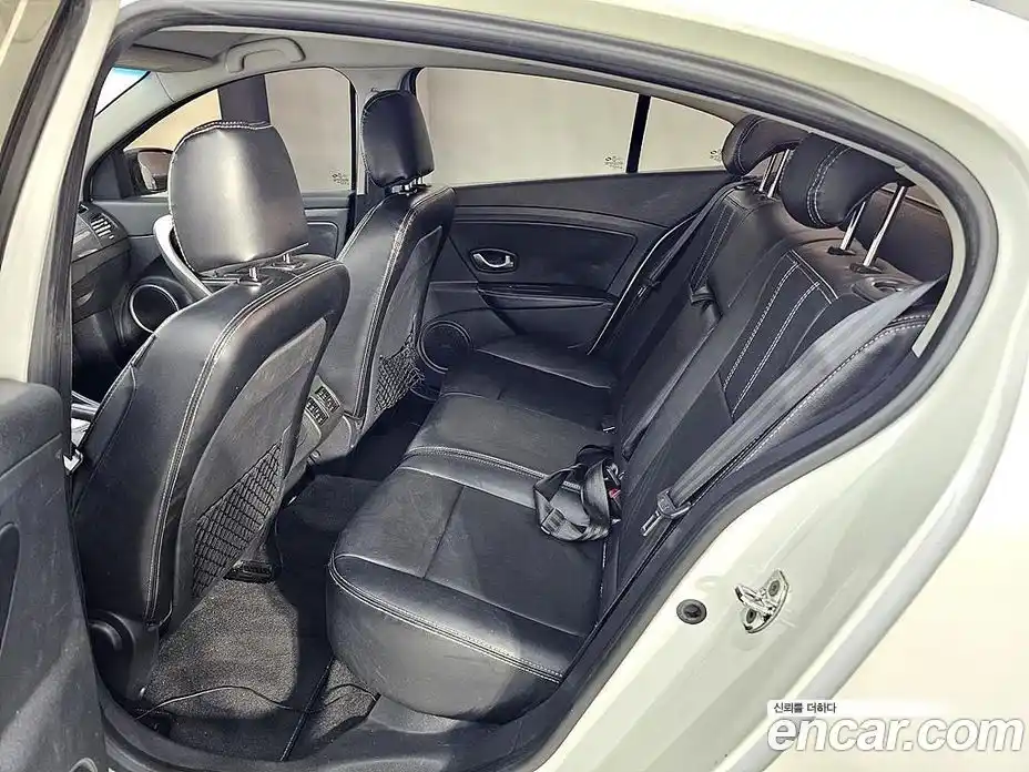 Renault SM3 2011 1.6 Автомат в Москве № 797503, фото 9