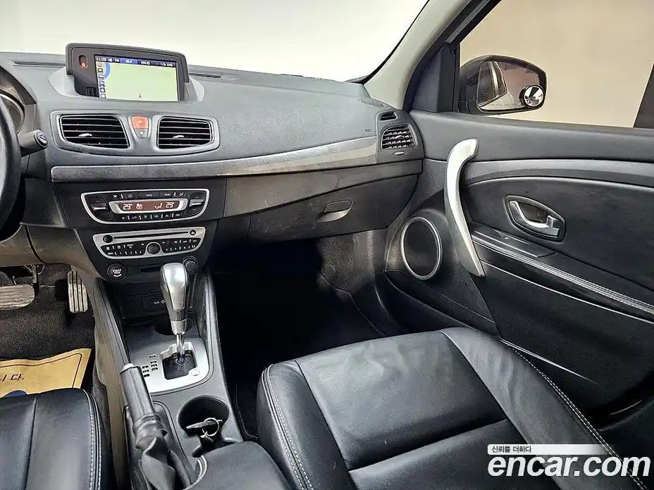 Renault SM3 2011 1.6 Автомат в Москве № 797503, фото 10