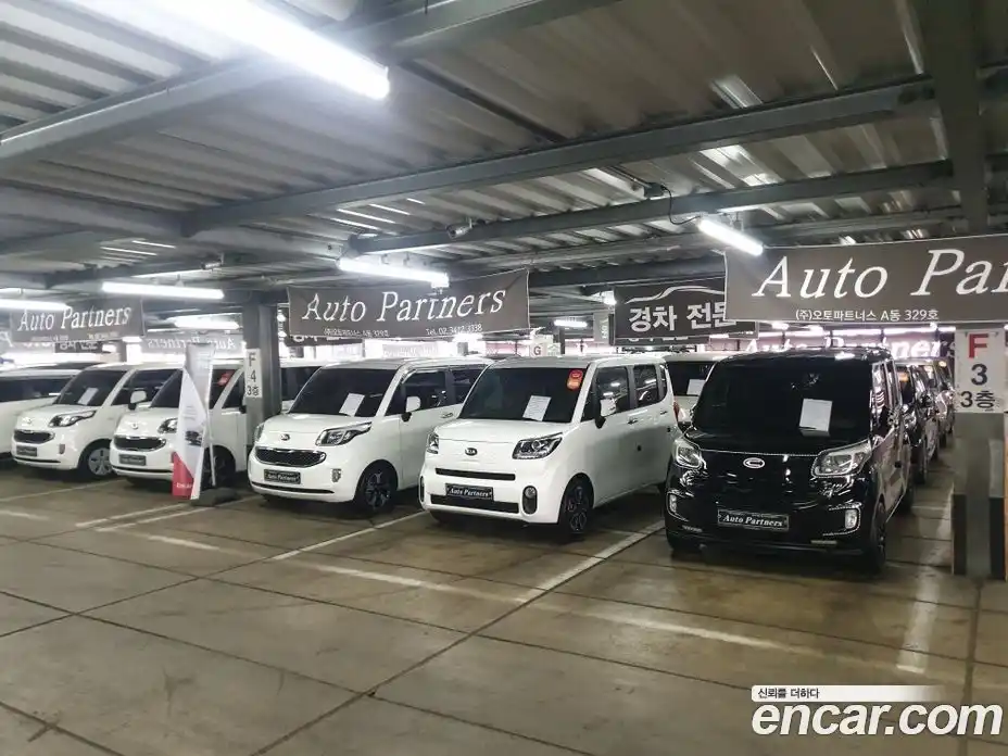 Kia Ray 2018 1.0 Автомат в Москве № 797926, фото 20