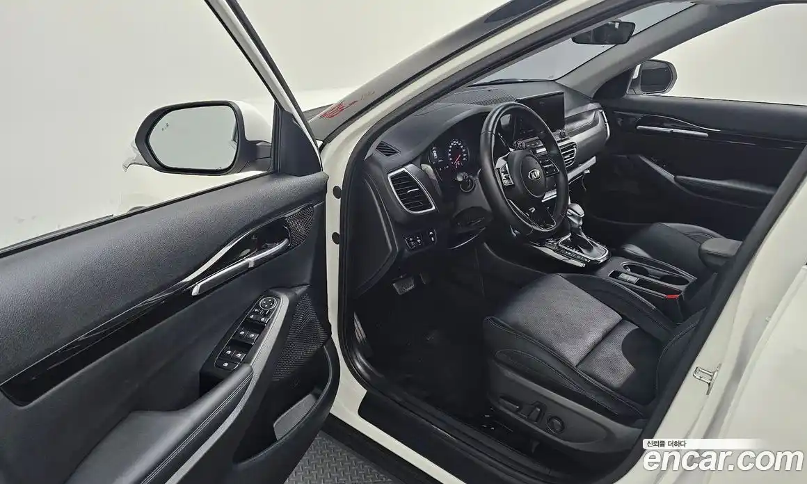 Kia Seltos 2021 1.6 Автомат в Москве № 797979, фото 11