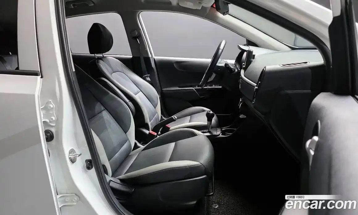 Kia Morning 2019 1.0 Автомат в Москве № 798166, фото 10