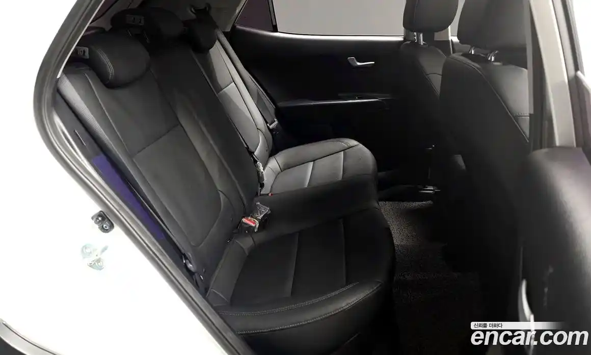 Kia Stonic 2018 1.4 Автомат в Москве № 798356, фото 12