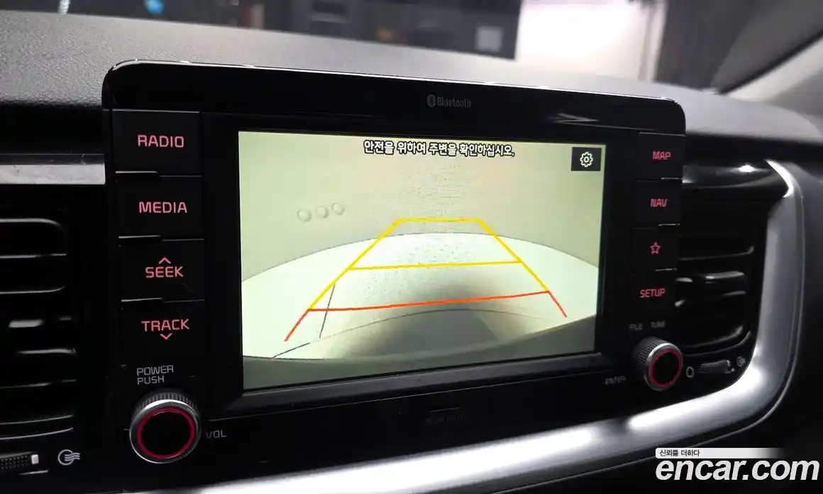 Kia Stonic 2018 1.4 Автомат в Москве № 798356, фото 15