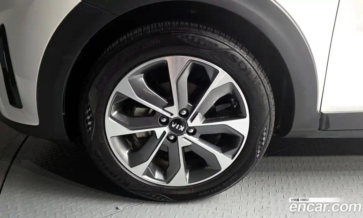 Kia Stonic 2018 1.4 Автомат в Москве № 798356, фото 5