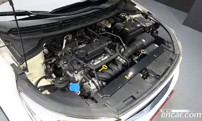 Kia Stonic 2018 1.4 Автомат в Москве № 798356, миниатюра 6