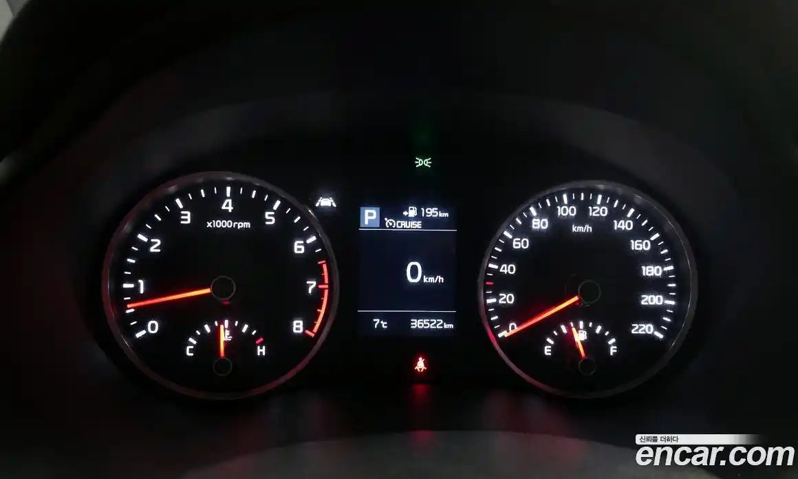 Kia Stonic 2018 1.4 Автомат в Москве № 798356, фото 8