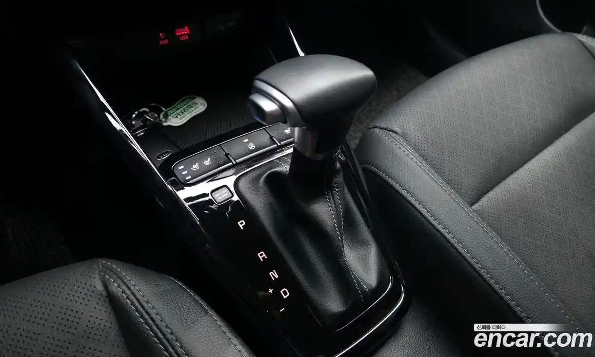 Kia Stonic 2018 1.4 Автомат в Москве № 798356, фото 9