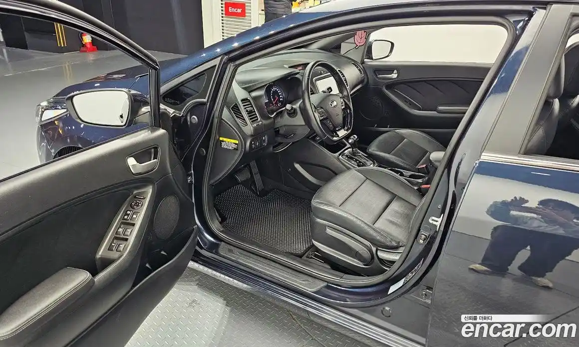 Kia K3 2017 1.6 Автомат в Москве № 798390, фото 11