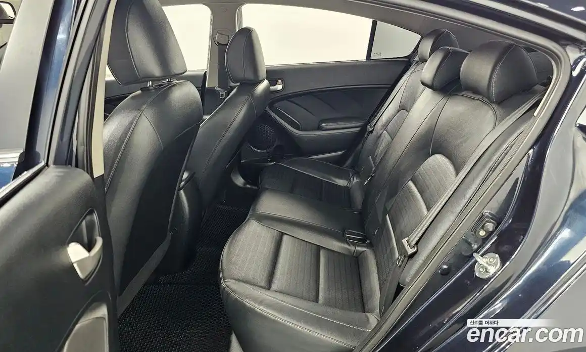 Kia K3 2017 1.6 Автомат в Москве № 798390, фото 12