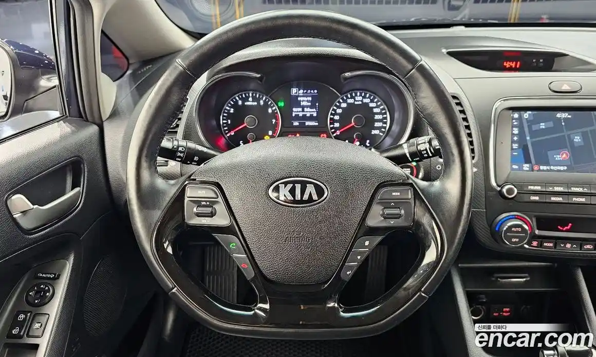Kia K3 2017 1.6 Автомат в Москве № 798390, фото 13