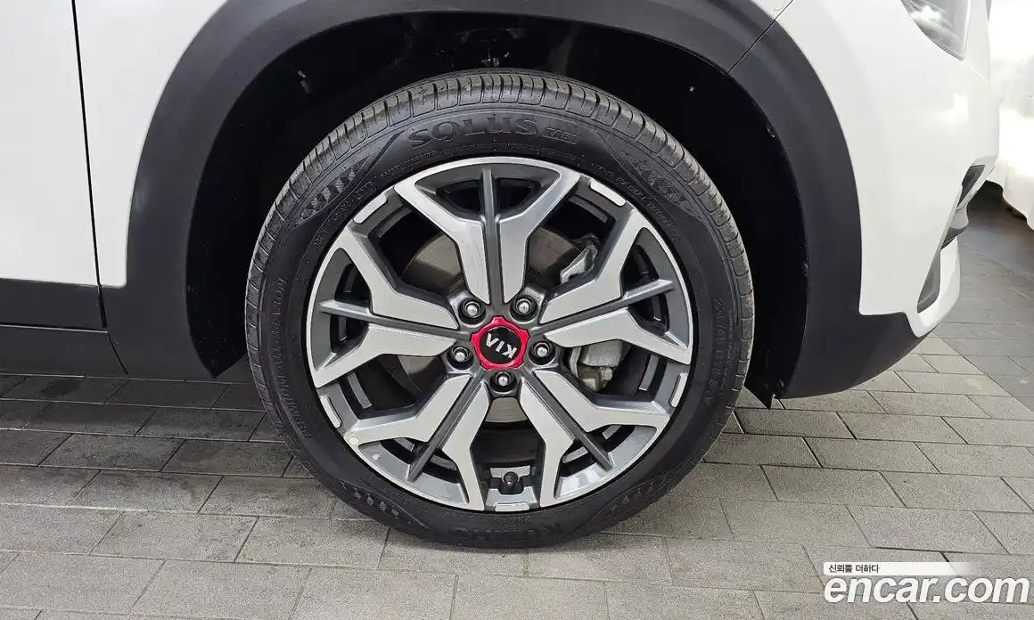 Kia Seltos 2020 1.6 Автомат в Москве № 798611, фото 5