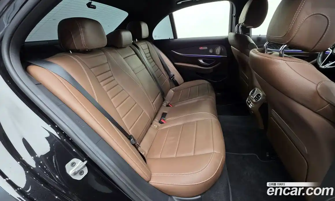 Mercedes-Benz E-Class 2022 2.0 Автомат в Москве № 801192, фото 19