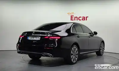 Mercedes-Benz E-Class 2022 2.0 Автомат в Москве № 801192, миниатюра 2
