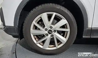 Audi Q2 2023 2.0 Автомат в Москве № 801384, миниатюра 5