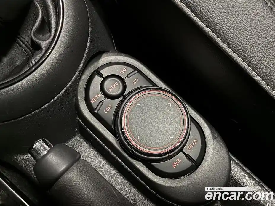 Mini Cooper 2019 1.5 Автомат в Москве № 802490, фото 15