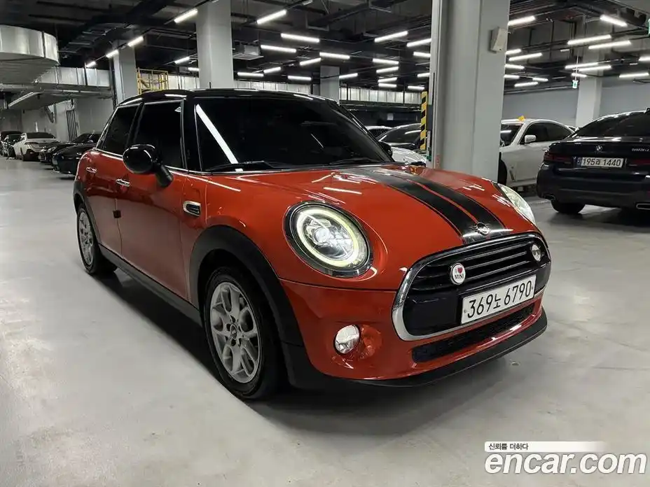 Mini Cooper 2019 1.5 Автомат в Москве № 802490, фото 3