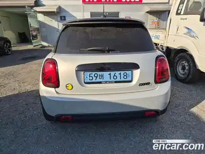 Mini Cooper 2022 1.0 Автомат в Москве № 802495, миниатюра 3