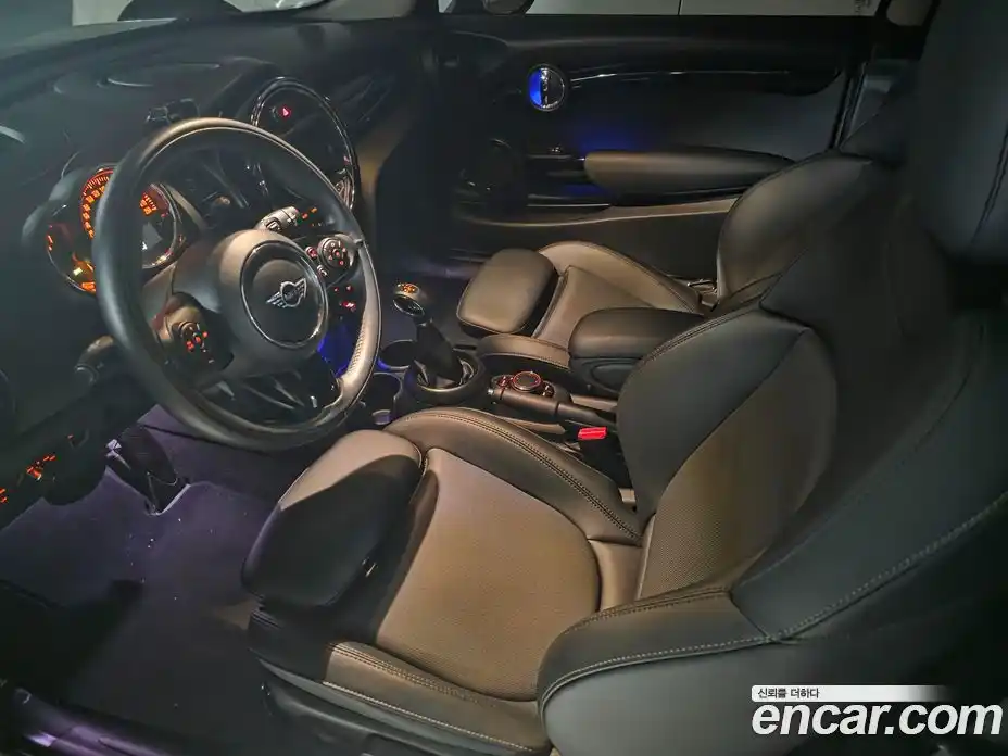 Mini Cooper 2018 1.5 Автомат в Москве № 802529, фото 6