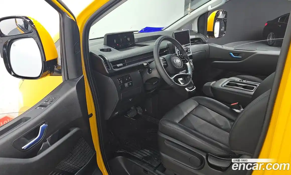 Hyundai Staria 2023 3.5 Автомат в Москве № 813549, фото 11